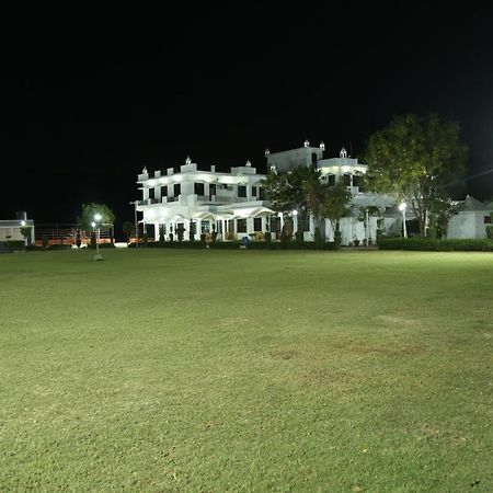 Gulmohar Sariska Resort Bairāt Buitenkant foto