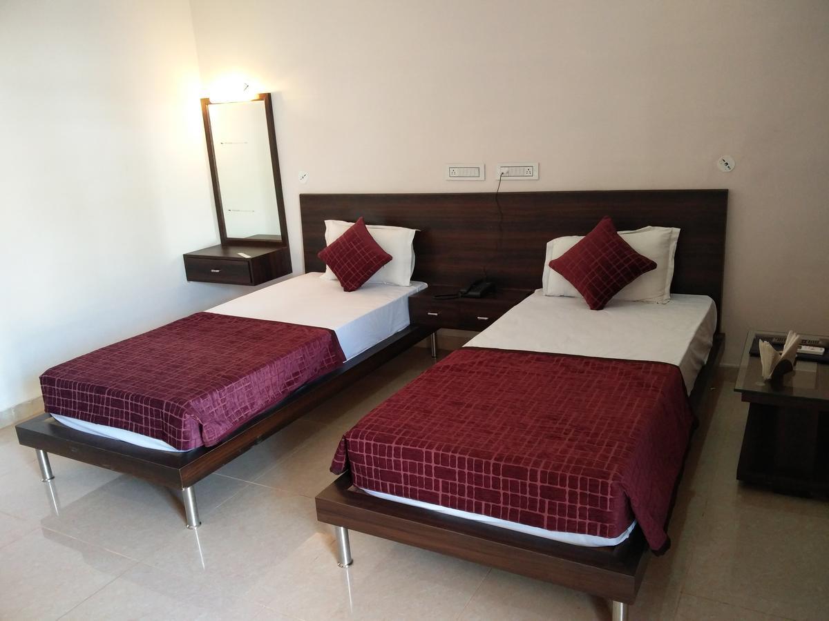 Gulmohar Sariska Resort Bairāt Buitenkant foto