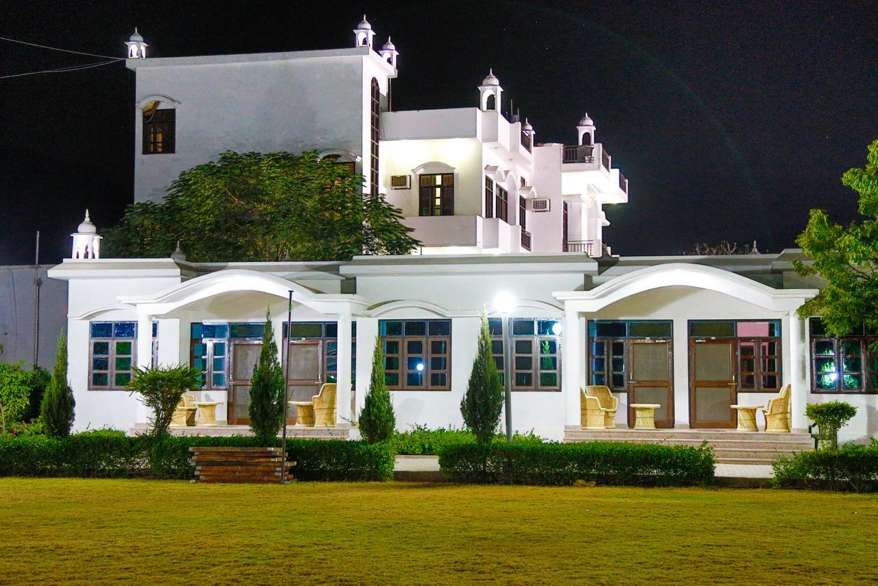 Gulmohar Sariska Resort Bairāt Buitenkant foto