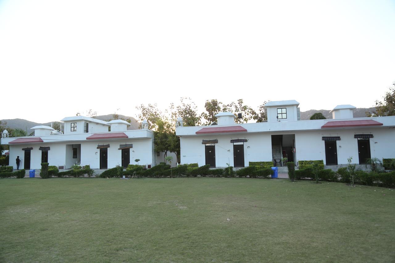 Gulmohar Sariska Resort Bairāt Buitenkant foto