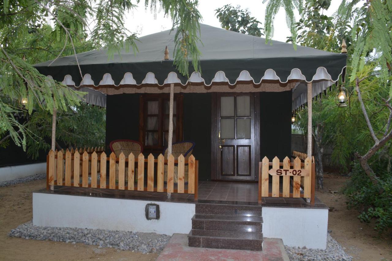 Gulmohar Sariska Resort Bairāt Buitenkant foto