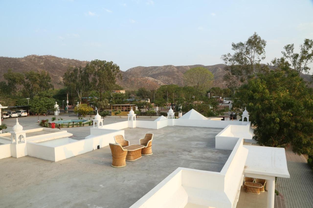 Gulmohar Sariska Resort Bairāt Buitenkant foto