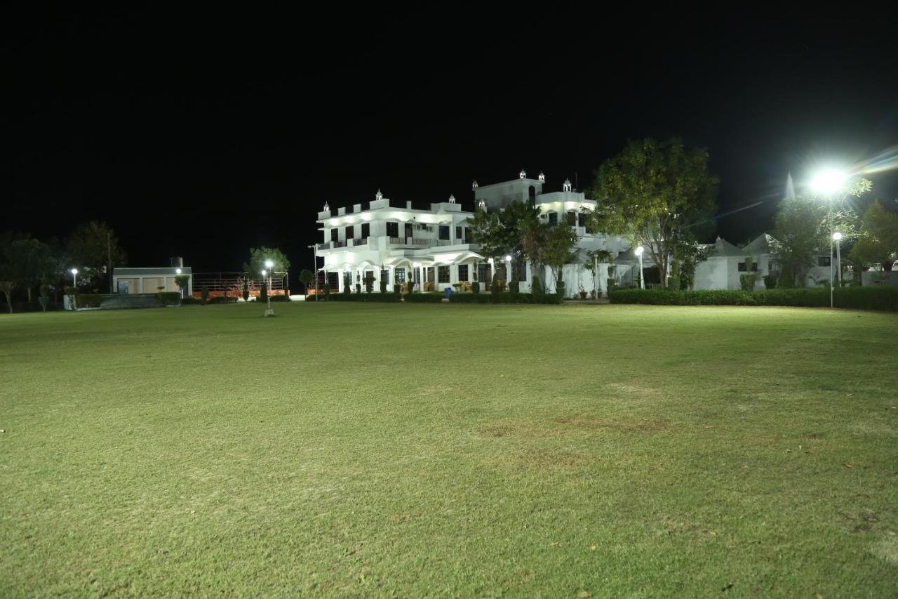 Gulmohar Sariska Resort Bairāt Buitenkant foto