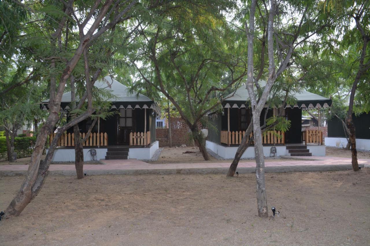 Gulmohar Sariska Resort Bairāt Buitenkant foto