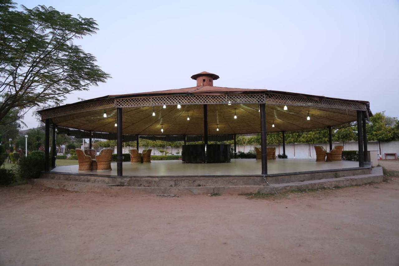 Gulmohar Sariska Resort Bairāt Buitenkant foto