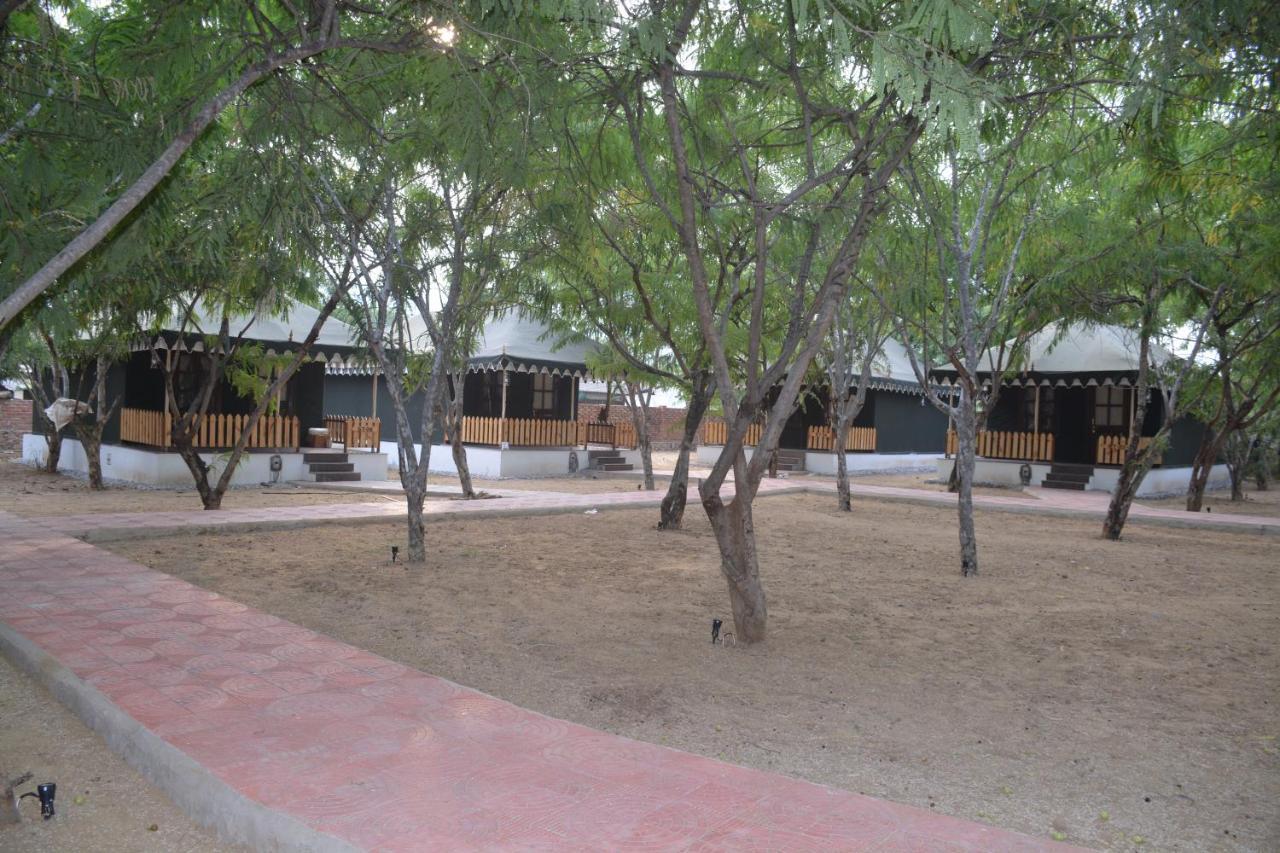 Gulmohar Sariska Resort Bairāt Buitenkant foto